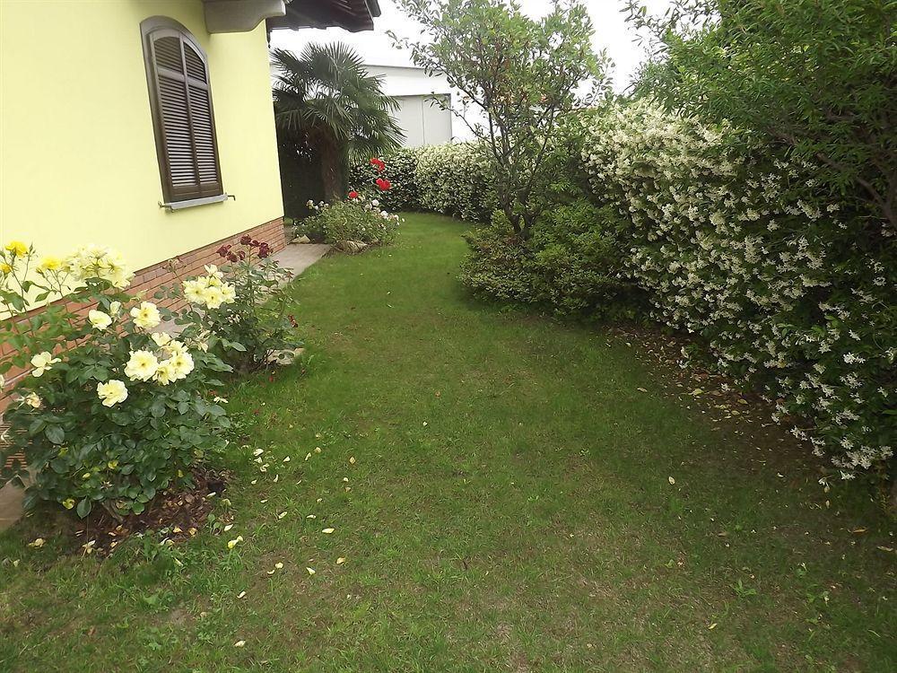 Il Gelsomino Bed and Breakfast Ferno Buitenkant foto