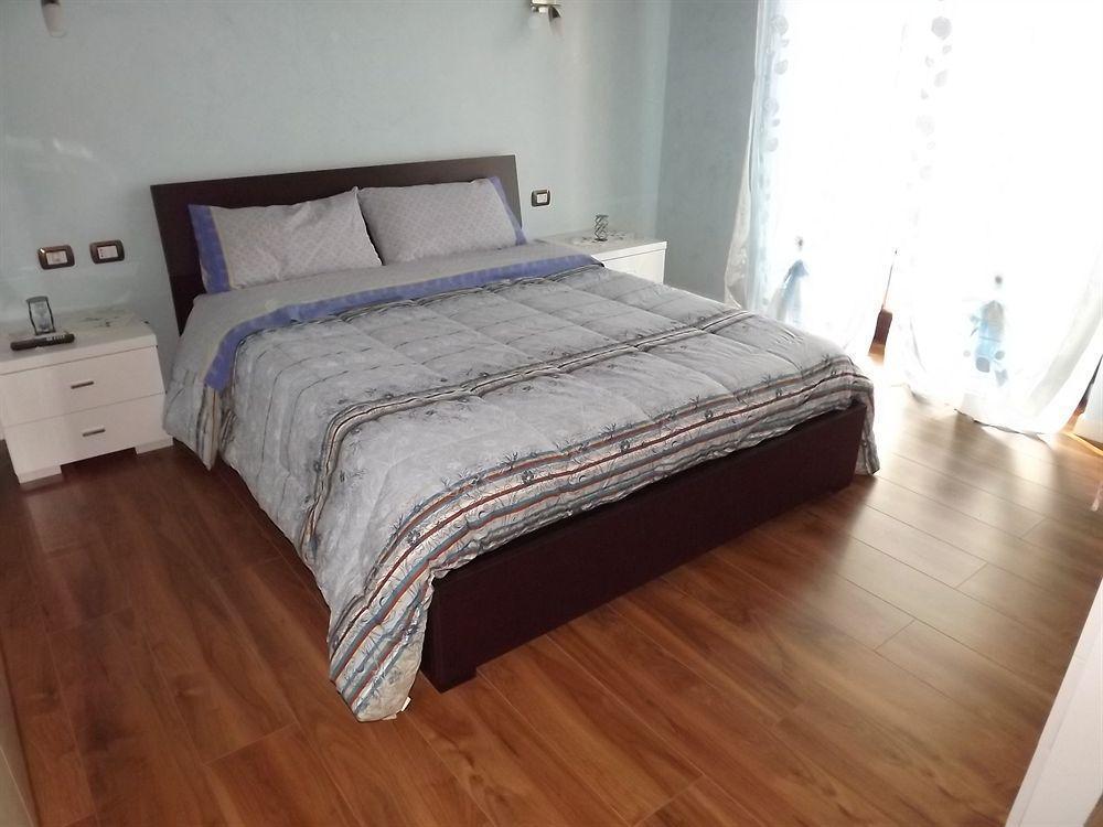 Il Gelsomino Bed and Breakfast Ferno Buitenkant foto