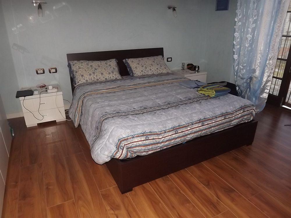 Il Gelsomino Bed and Breakfast Ferno Buitenkant foto
