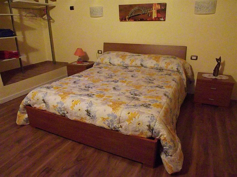 Il Gelsomino Bed and Breakfast Ferno Buitenkant foto