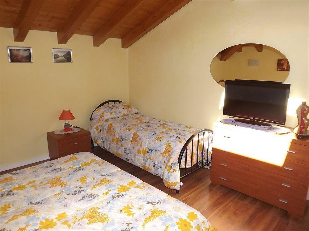 Il Gelsomino Bed and Breakfast Ferno Buitenkant foto