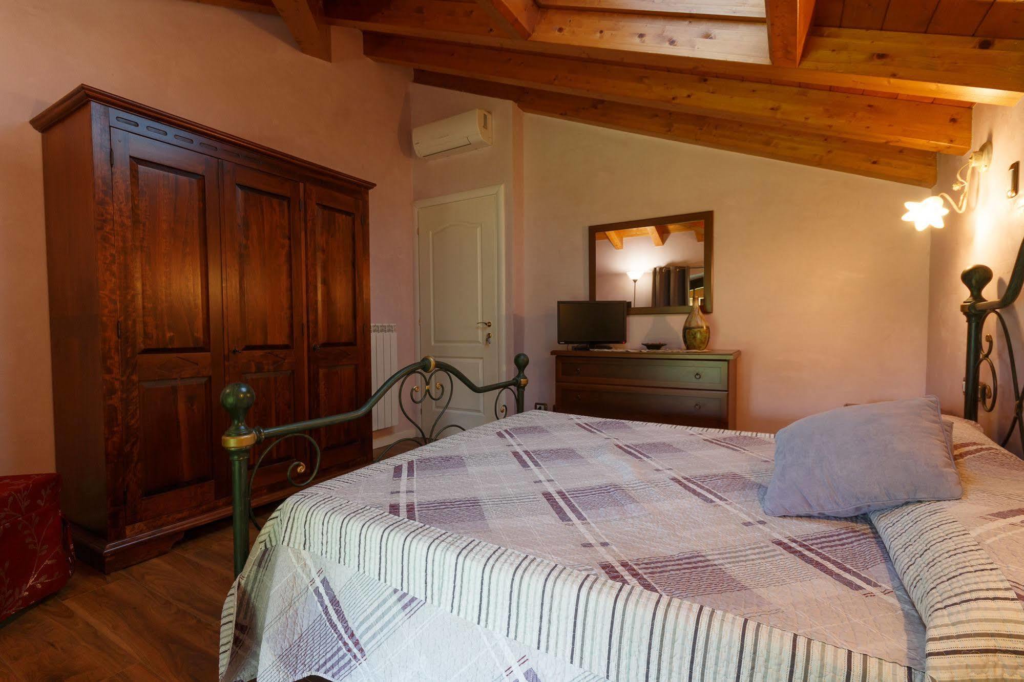 Il Gelsomino Bed and Breakfast Ferno Buitenkant foto
