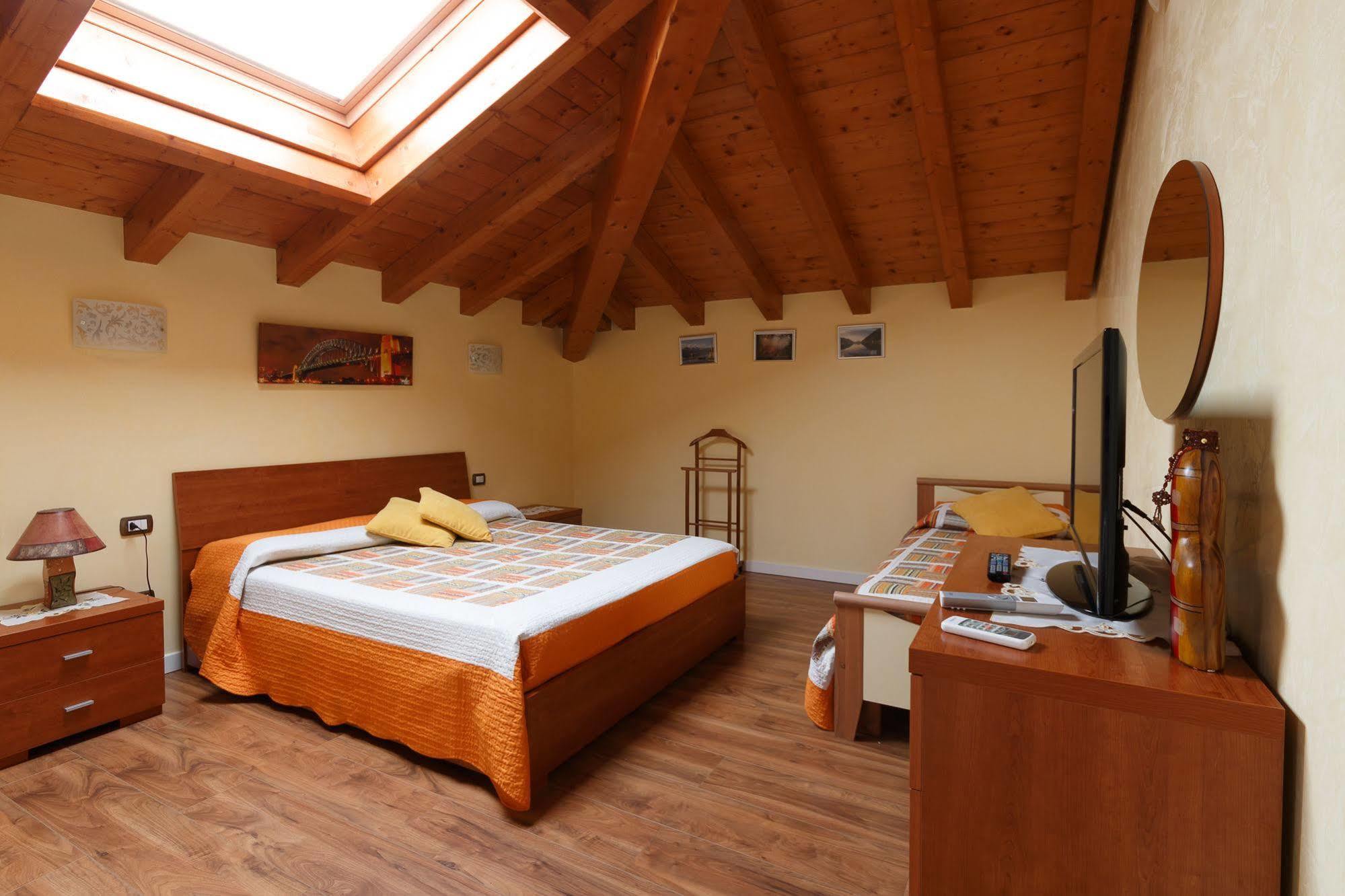 Il Gelsomino Bed and Breakfast Ferno Buitenkant foto