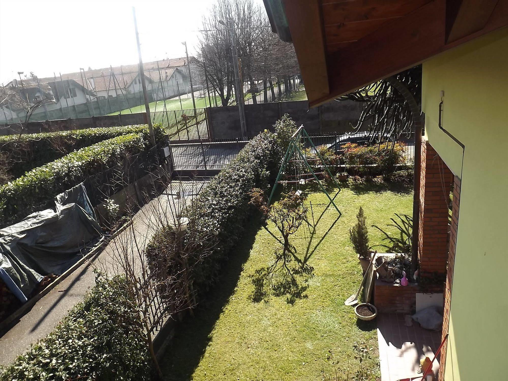Il Gelsomino Bed and Breakfast Ferno Buitenkant foto